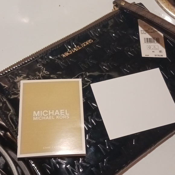 Michael Kors xl zip clutch - Picture 2 of 6